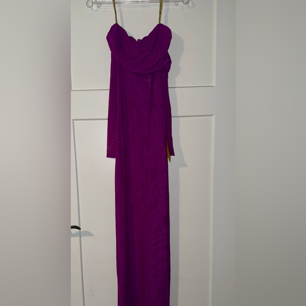 Bronx and Banco Monica Off The Shoulder Gown in Fuchsia XS 2 - Picture 5 of 6